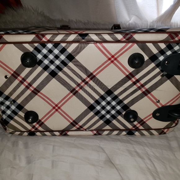 Beautiful Rolling Luggage for Carry-Ons - Picture 8 of 14